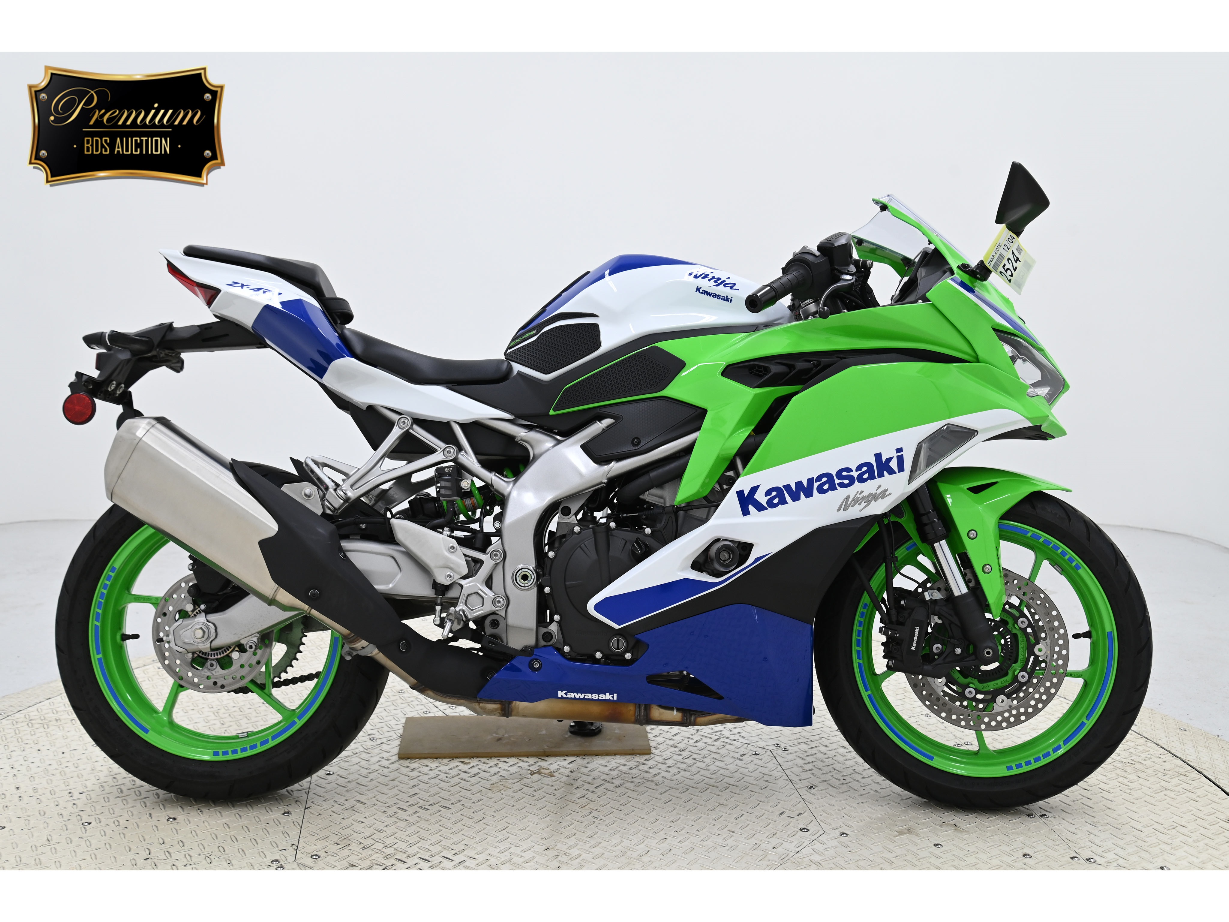新年の贈り物 Заказать Японии из #2524 лот 2024 ZX-4RR Kawasaki Мотоцикл ネックレス