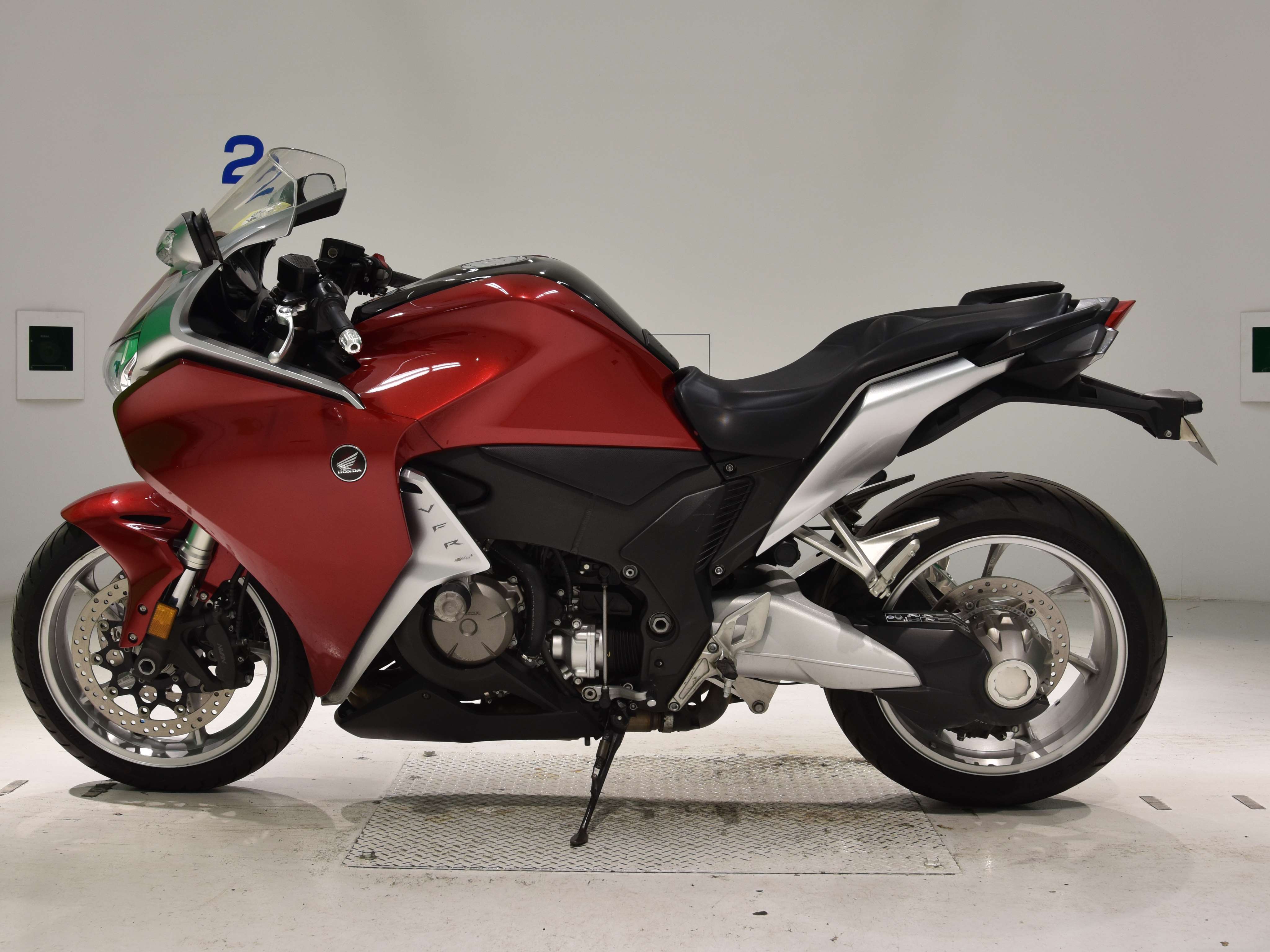 Vfr 1200f. Vfr 1200f