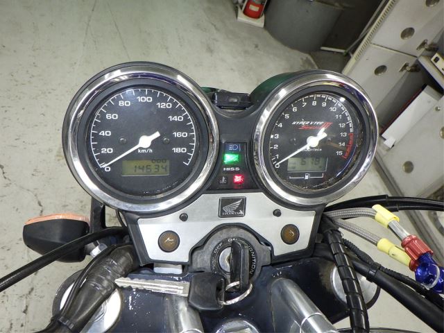 Honda CB400SF 2004