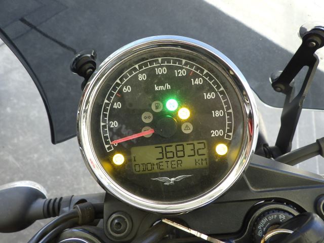 Moto Guzzi V7 III Carbon 2019