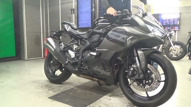 Kawasaki ZX-4R SE - Адамото - Мотоцикли з Японії