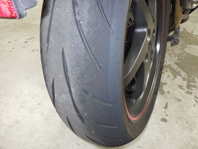 Tył