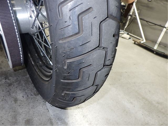 Tył