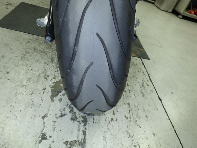 Tył